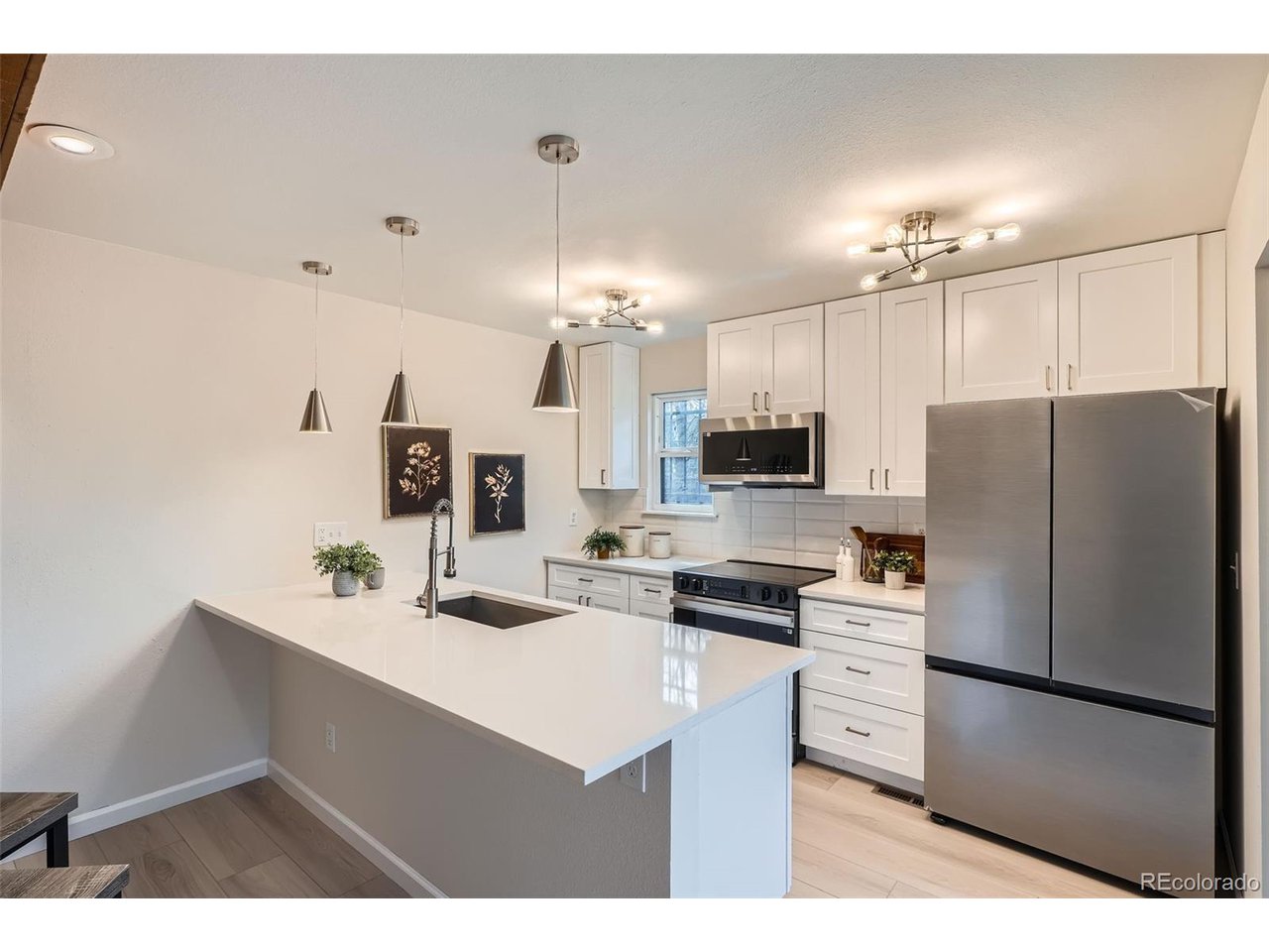 1251 S Yosemite Way 92