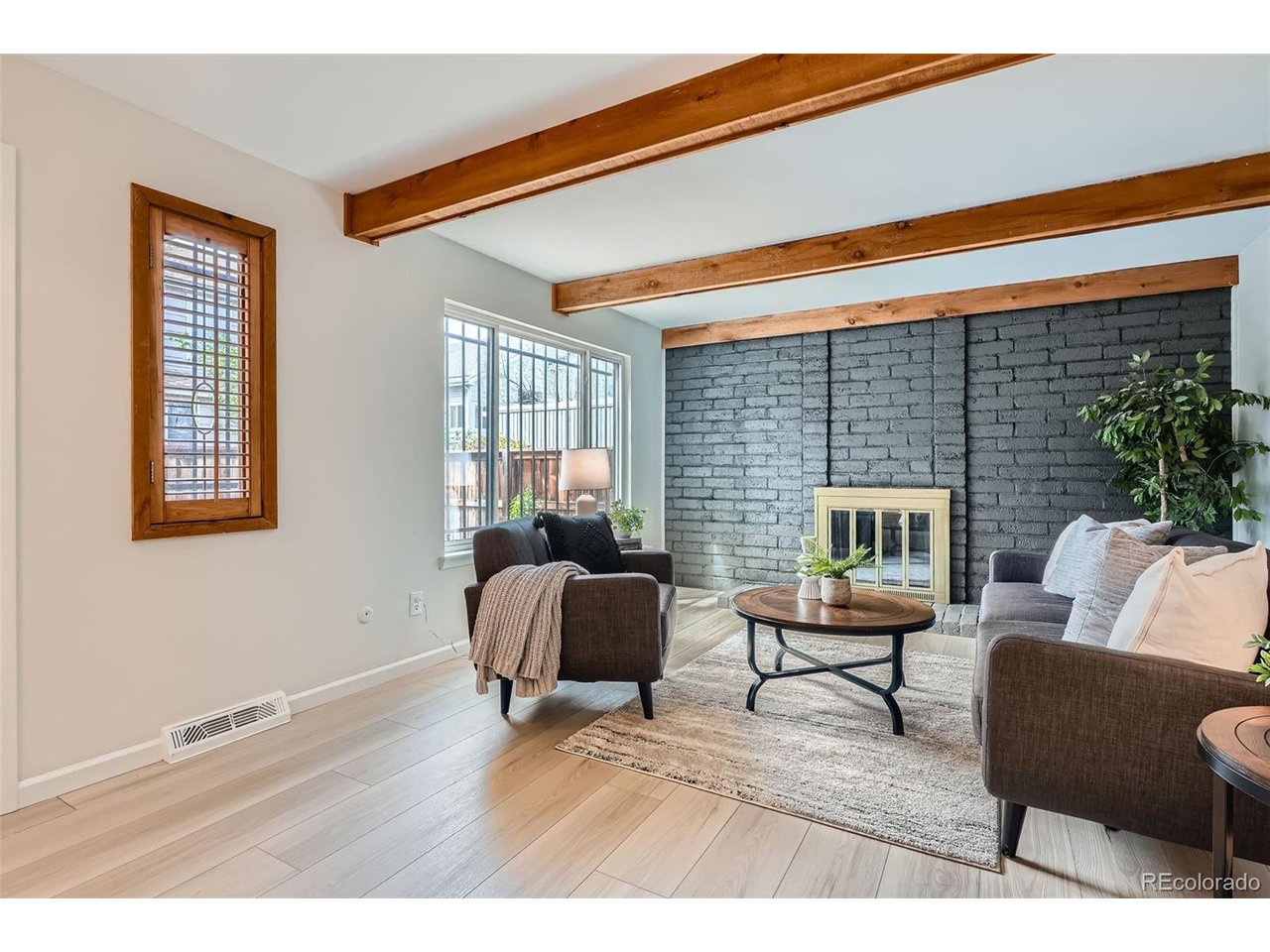 1251 S Yosemite Way 92