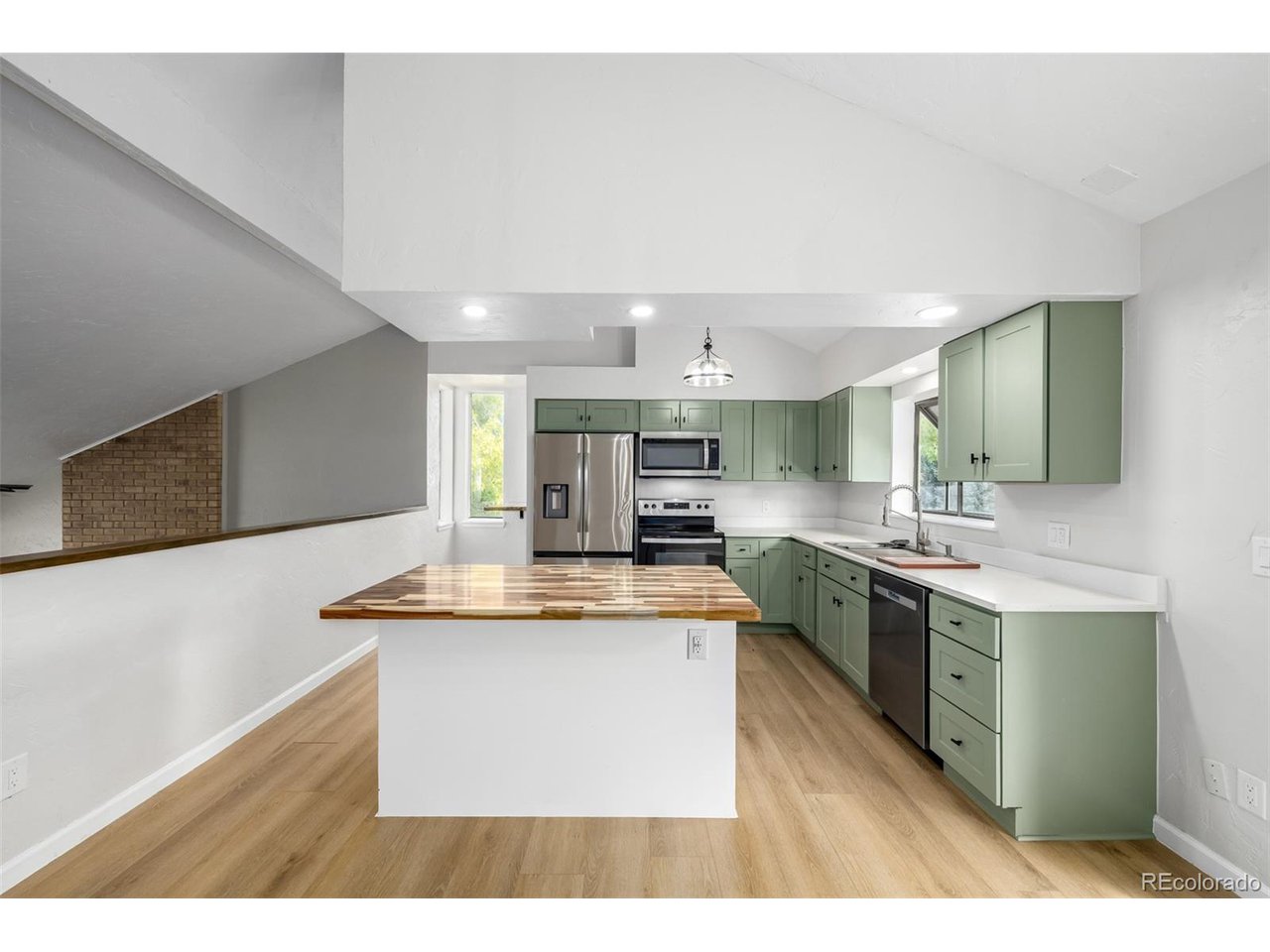 16762 E Kentucky Ave