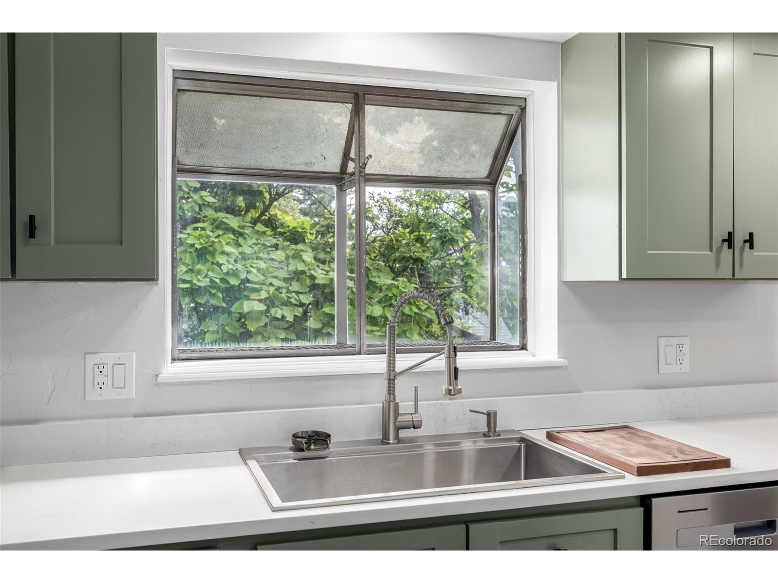 16762 E Kentucky Ave