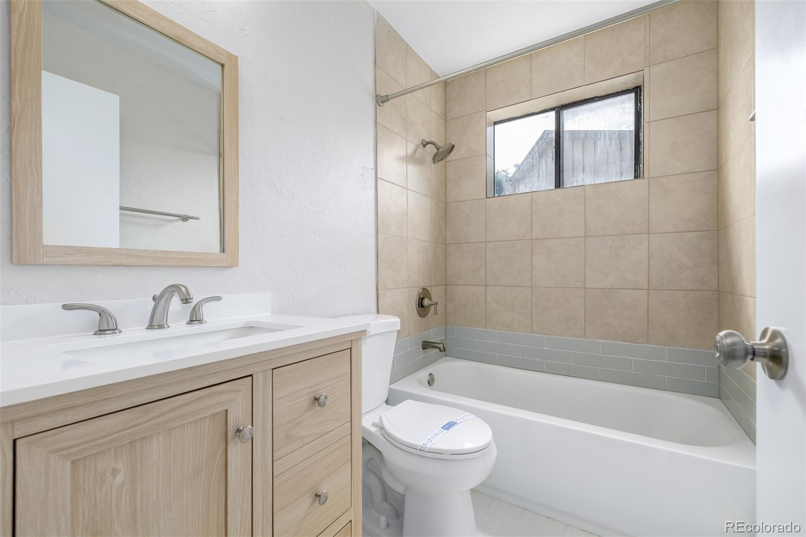 16762 E Kentucky Avenue