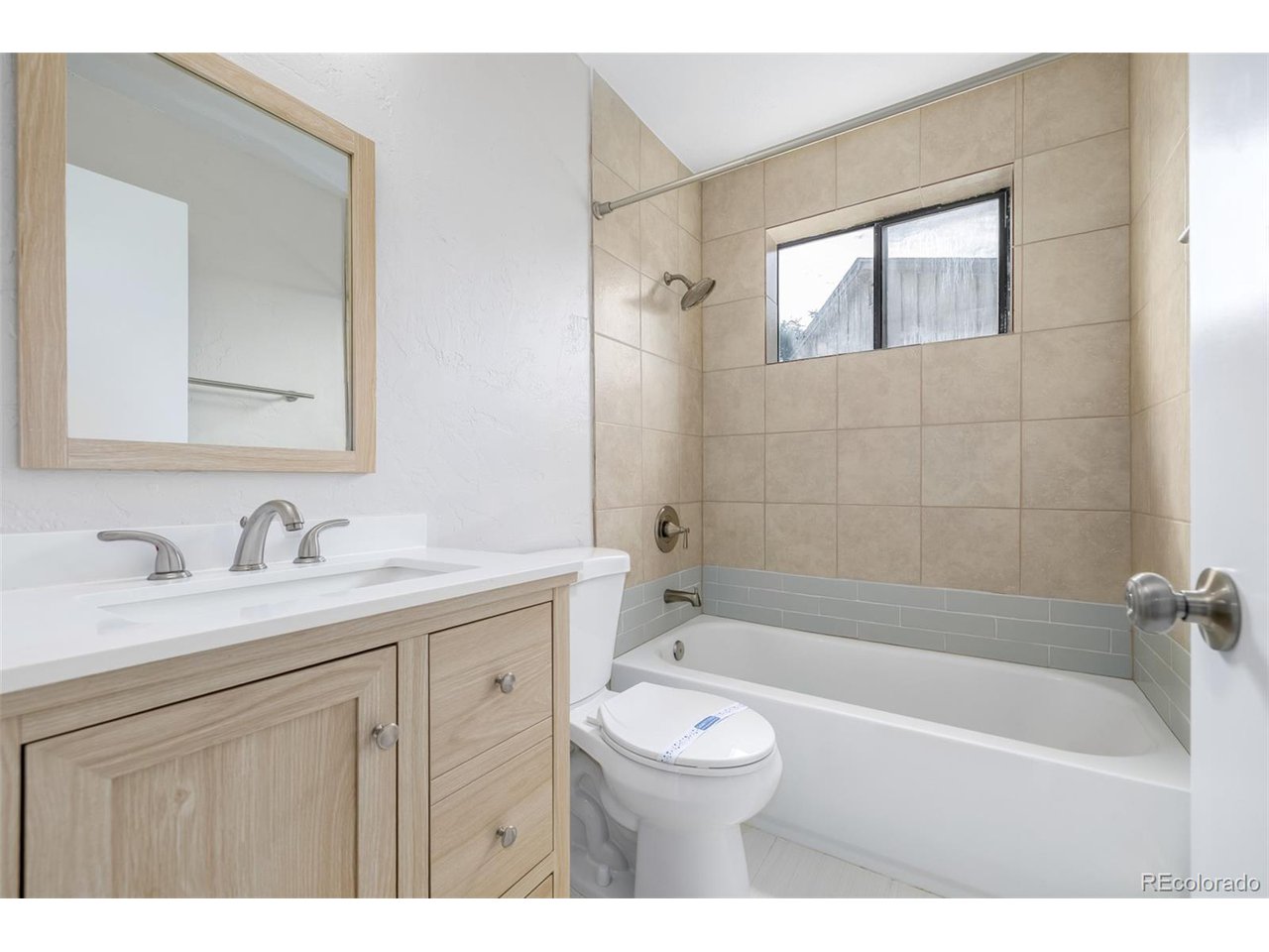 16762 E Kentucky Ave