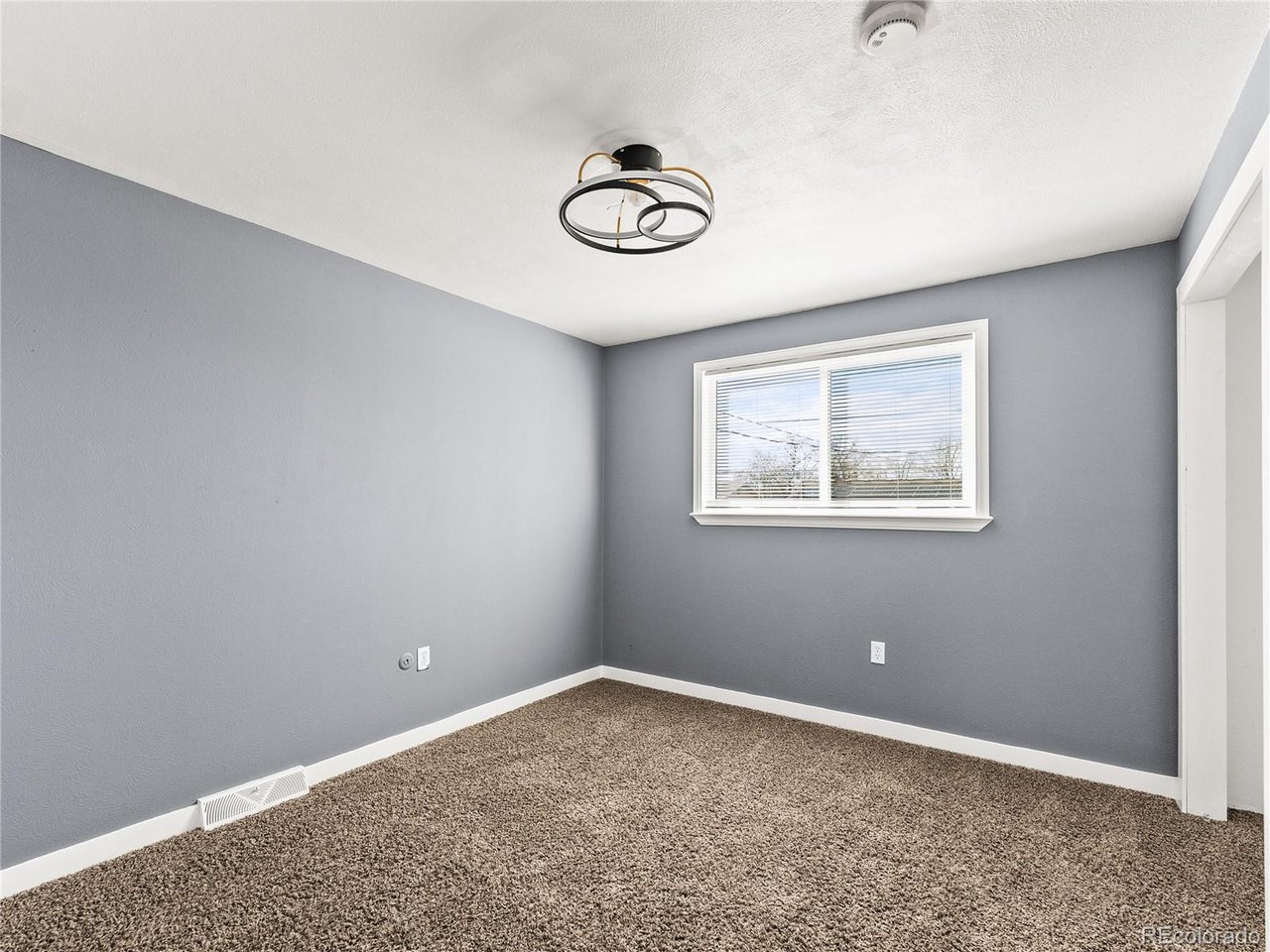 213 S 16th Ave Dr