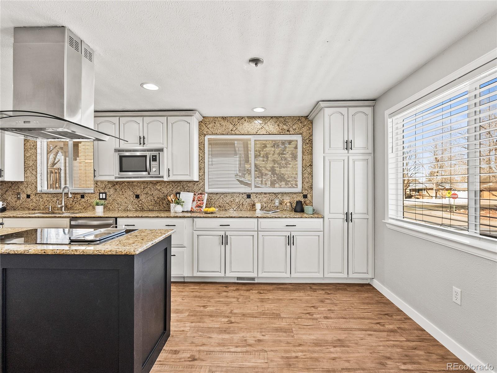 213 S 16th Ave Dr