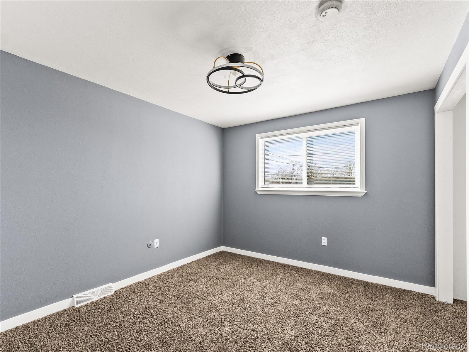 213 S 16th Ave Dr
