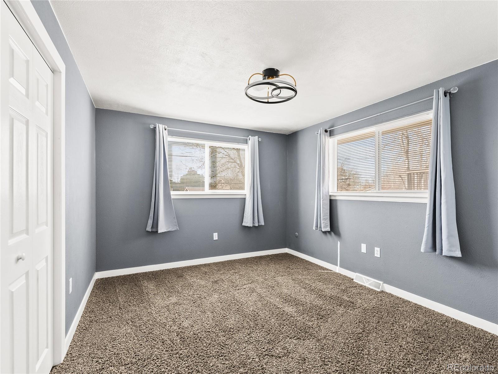 213 S 16th Ave Dr