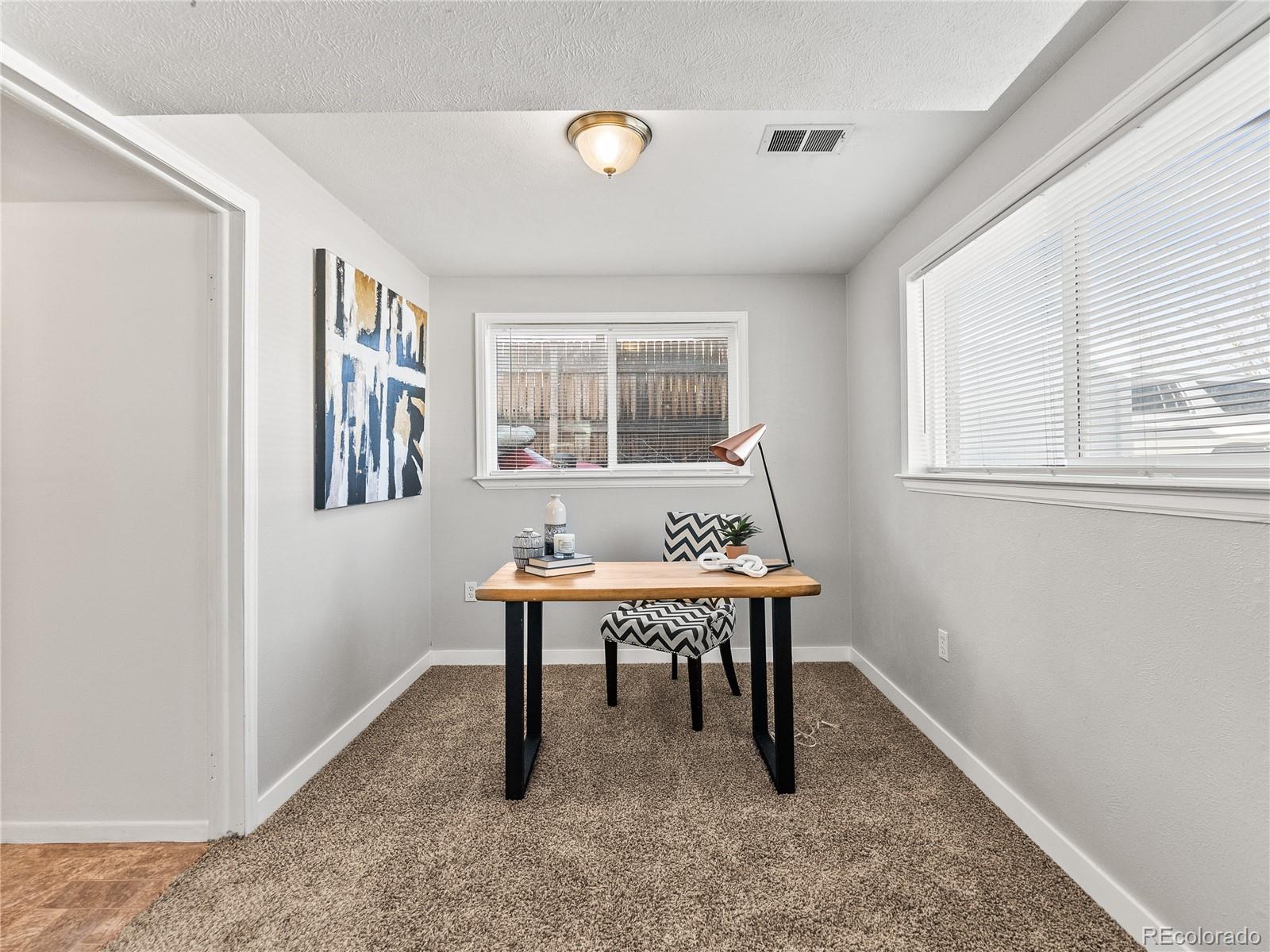 213 S 16th Ave Dr