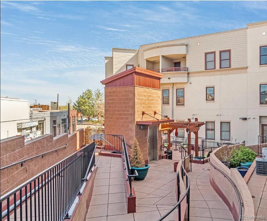 261 Pine Street Unit: 204