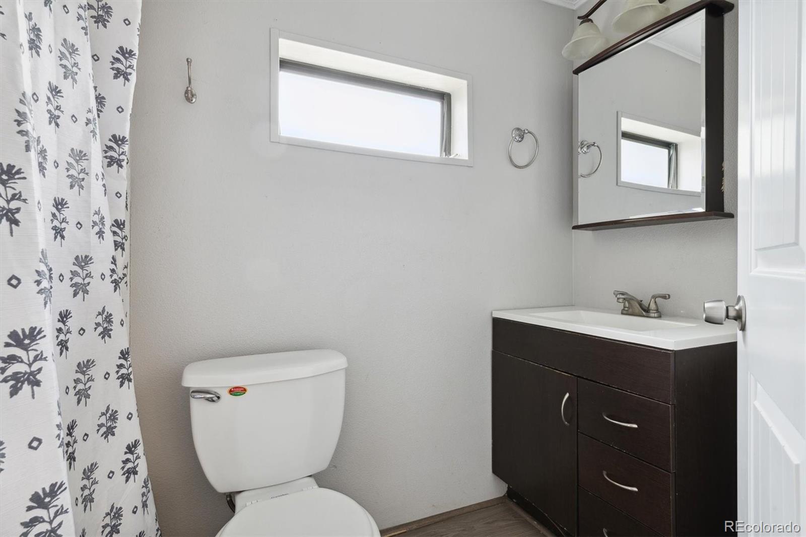 1201 W Thornton Parkway