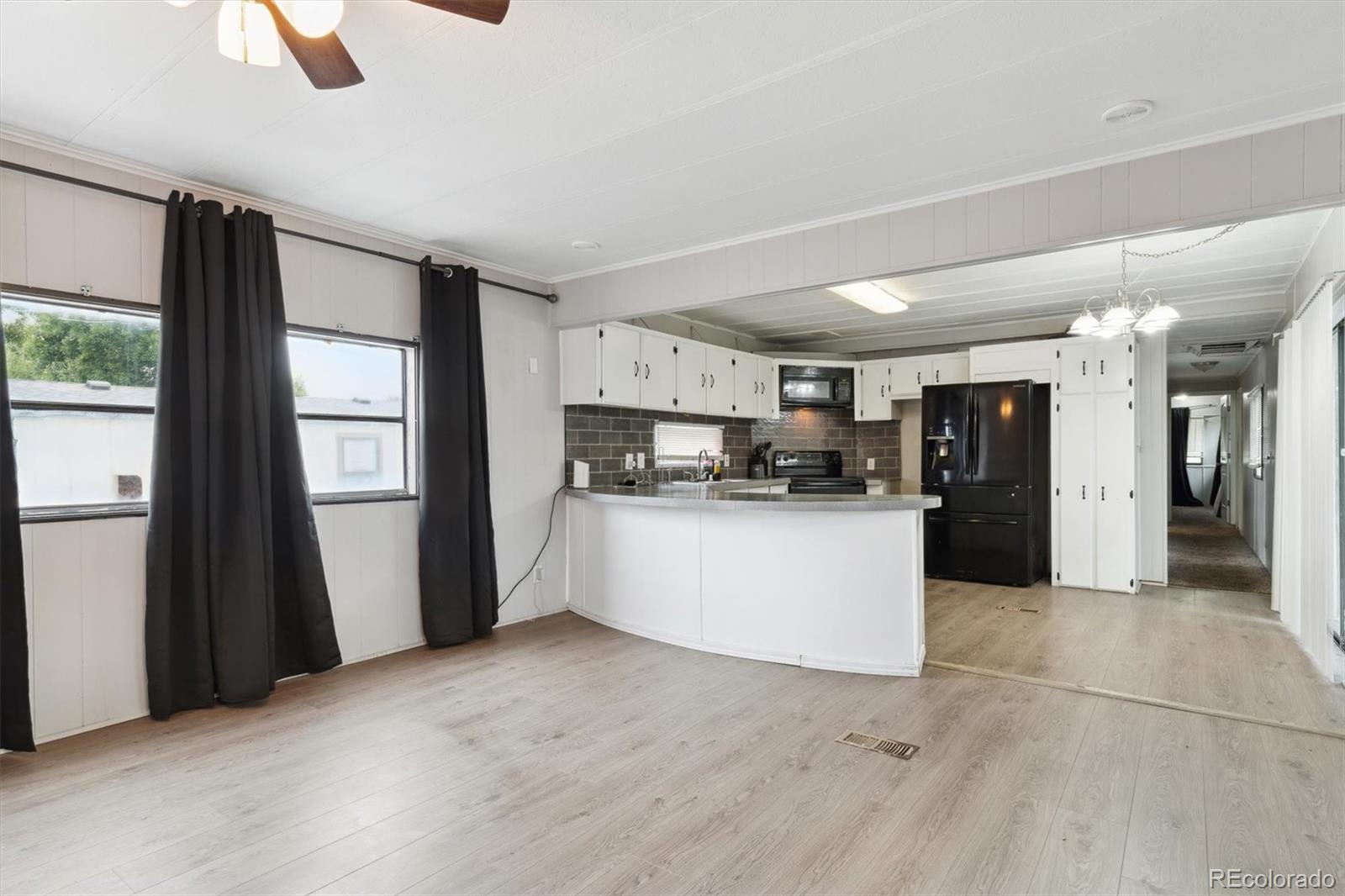 1201 W Thornton Parkway