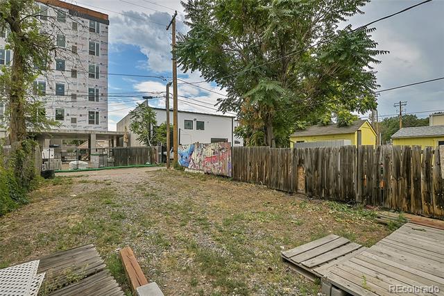 2708 W 13th Avenue