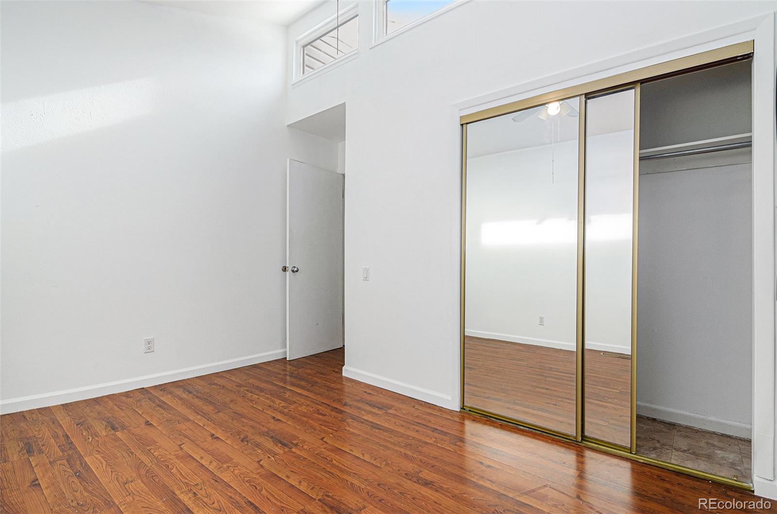 5532 S Greenwood Street