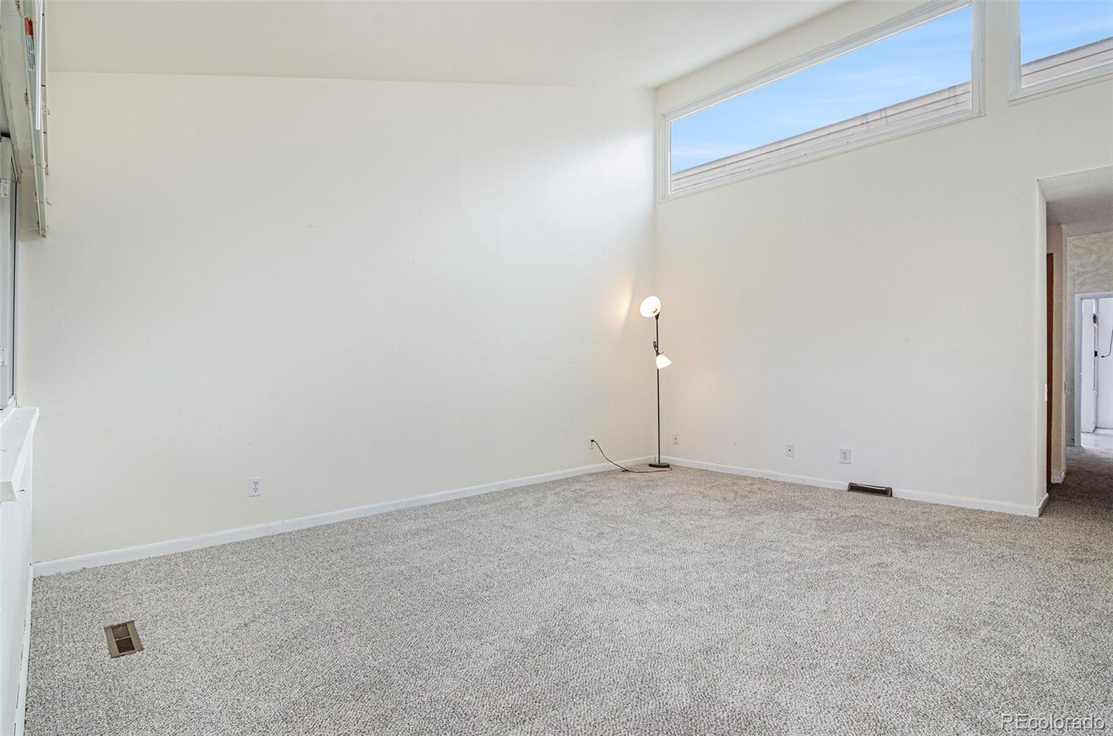 5532 S Greenwood Street