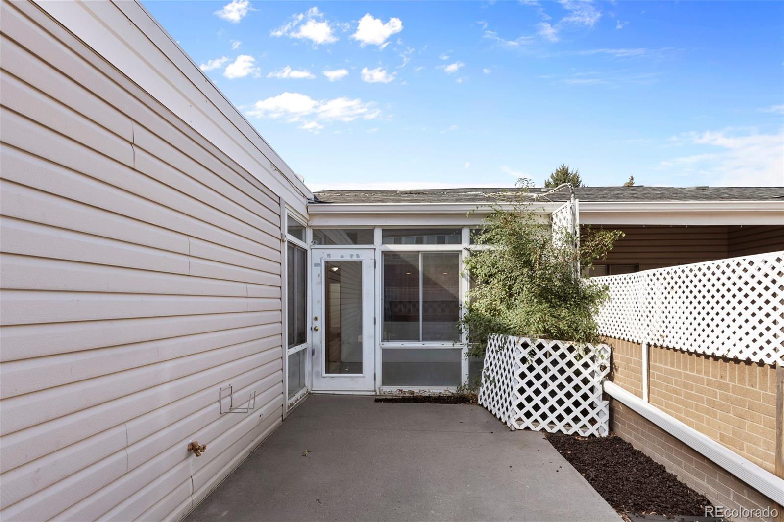 5532 S Greenwood Street