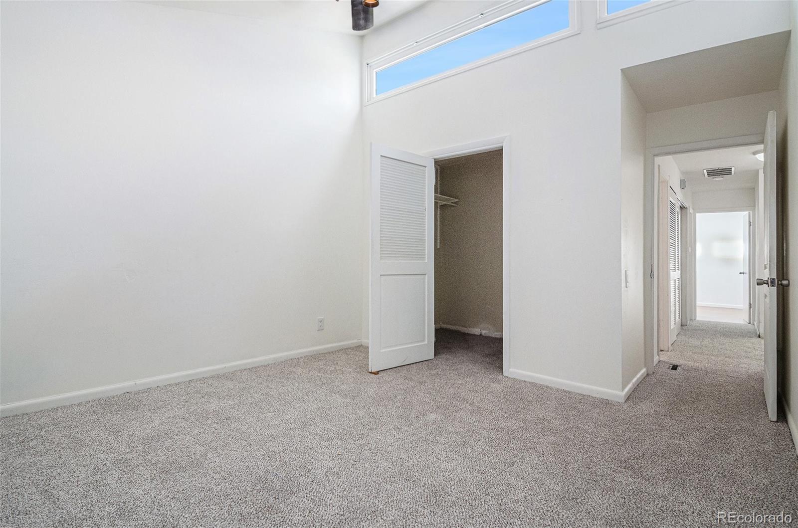 5532 S Greenwood Street