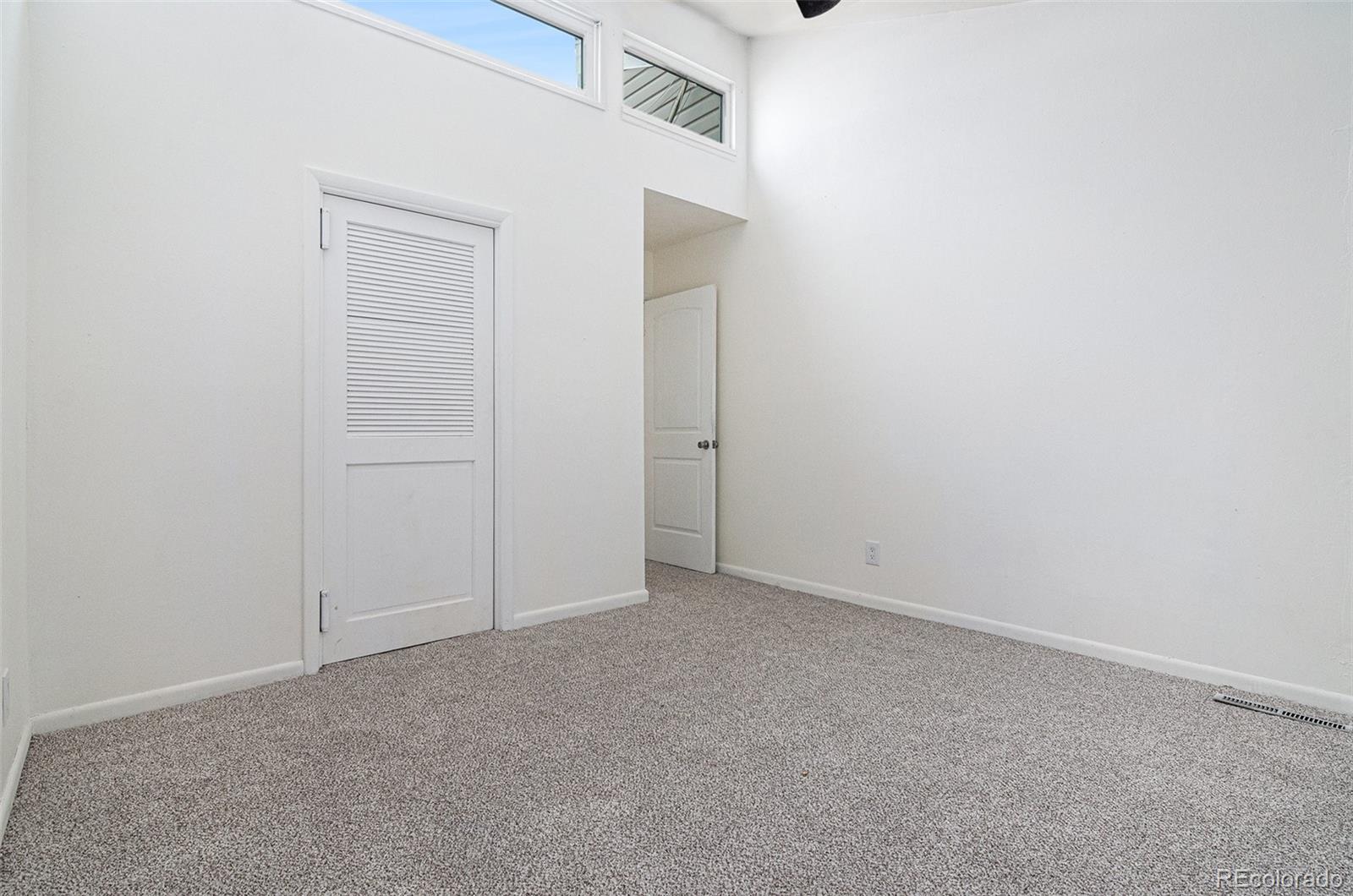 5532 S Greenwood Street