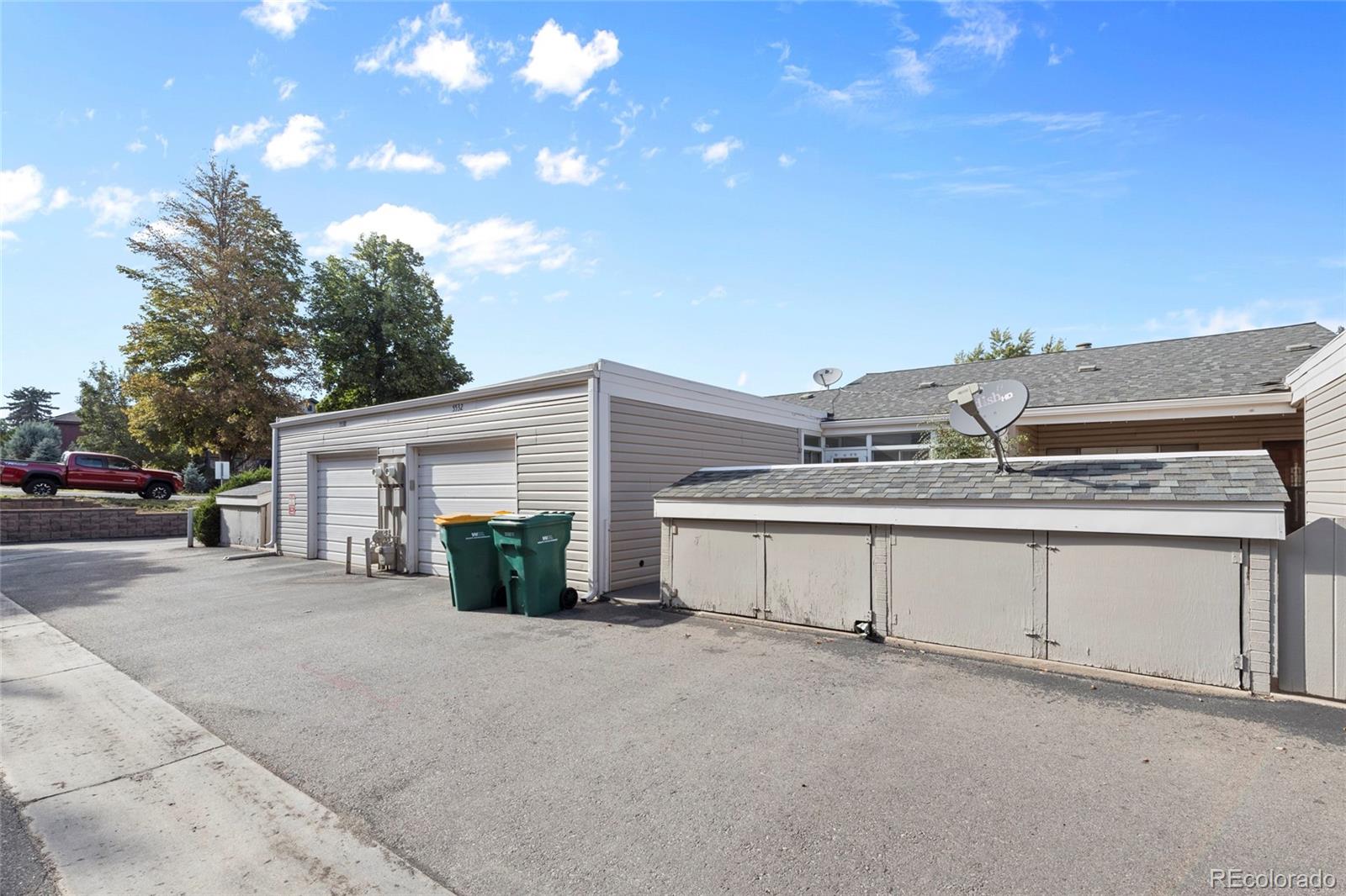 5532 S Greenwood Street