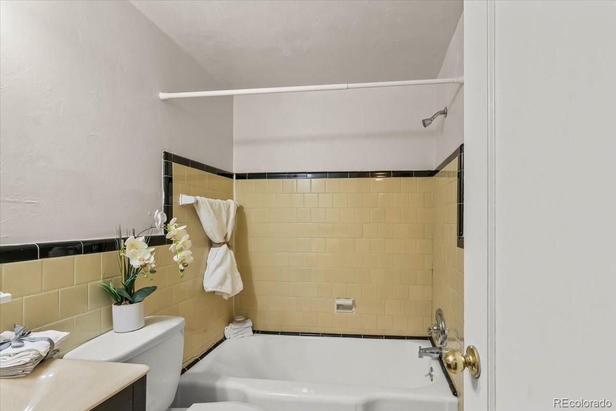 525 Jackson Street Unit: 103