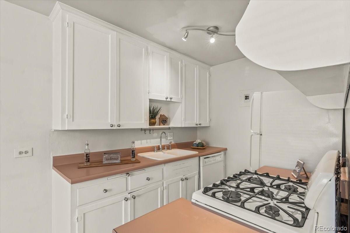 525 Jackson Street Unit: 103