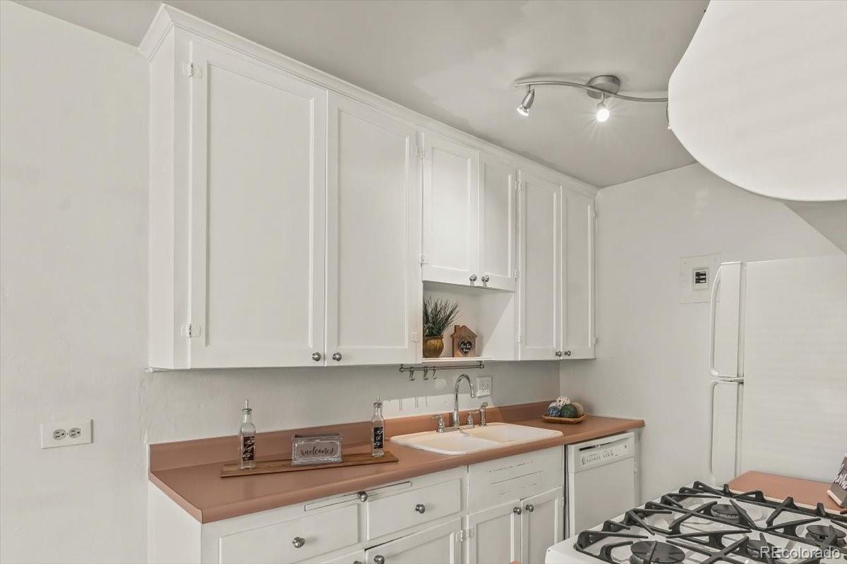 525 Jackson Street Unit: 103