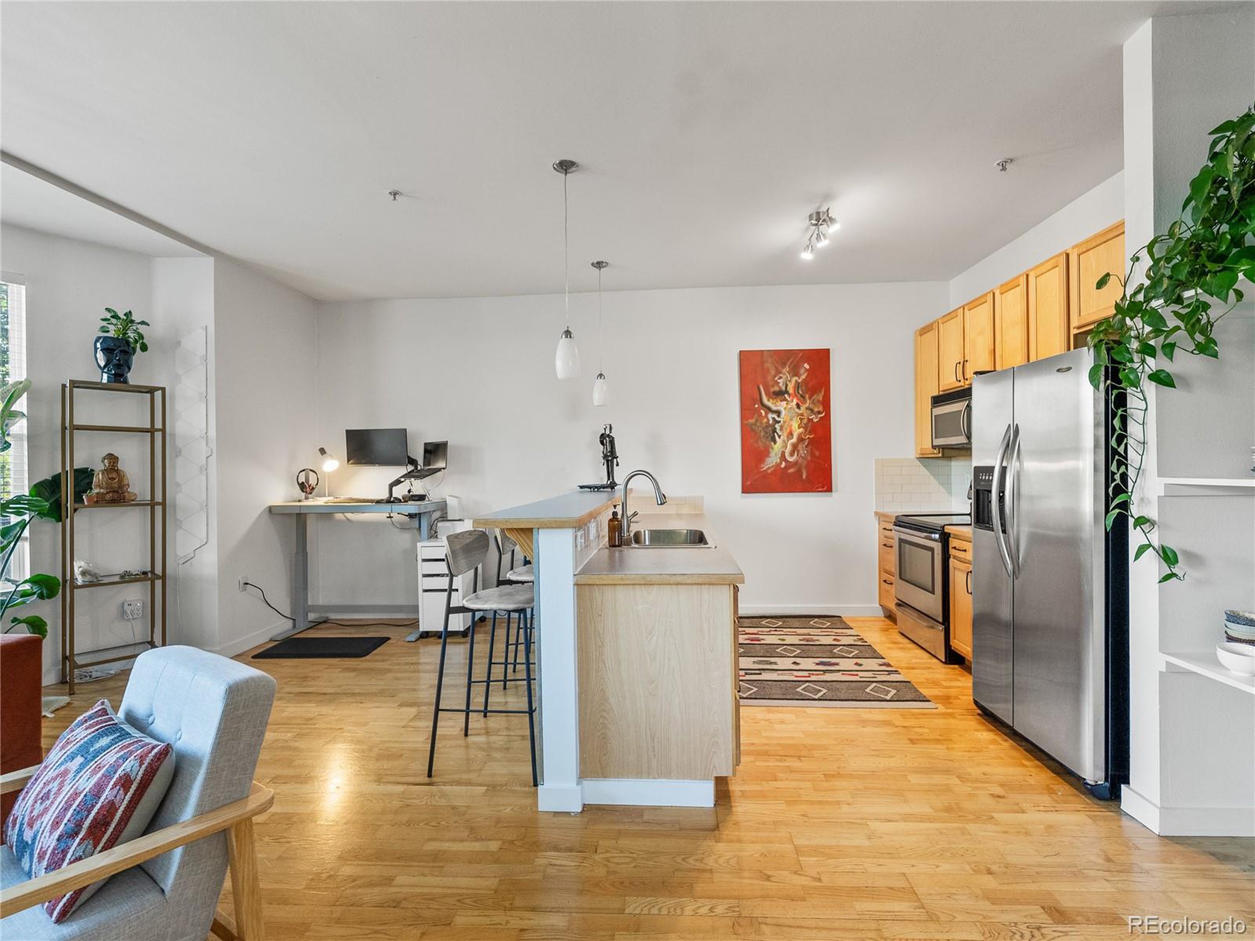 2422 Tremont Pl 206