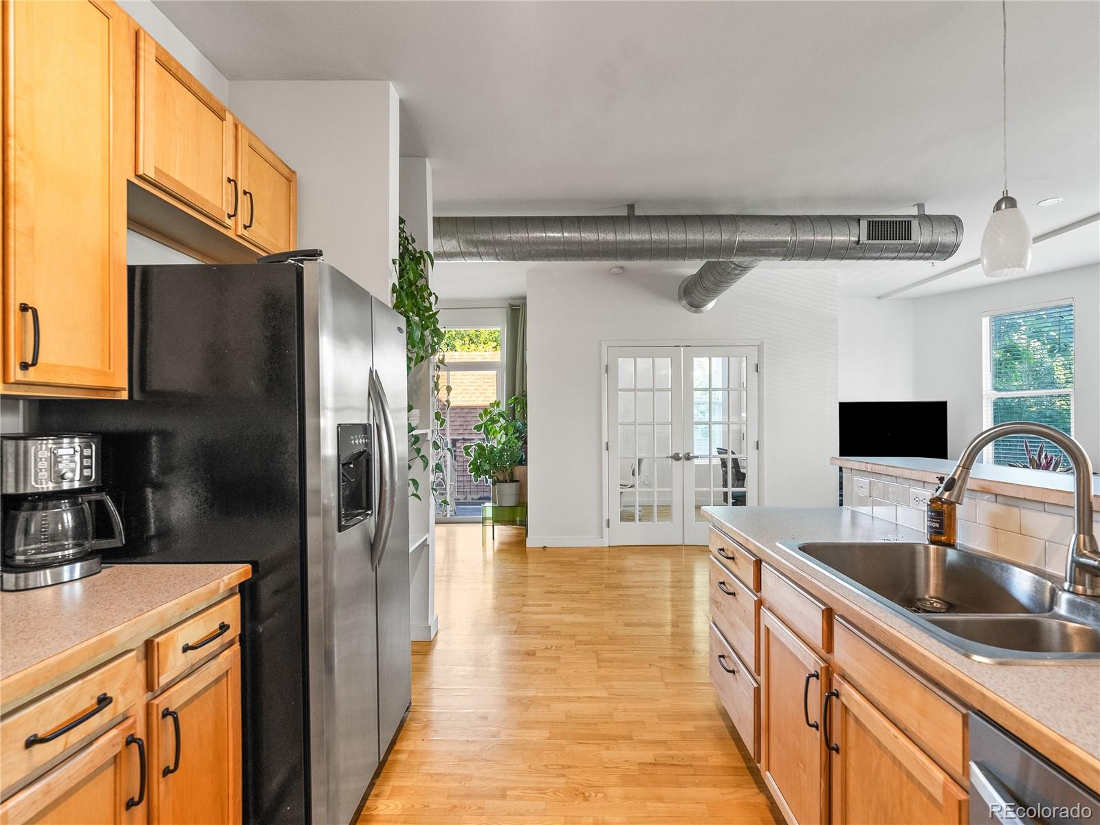 2422 Tremont Place Unit: 206