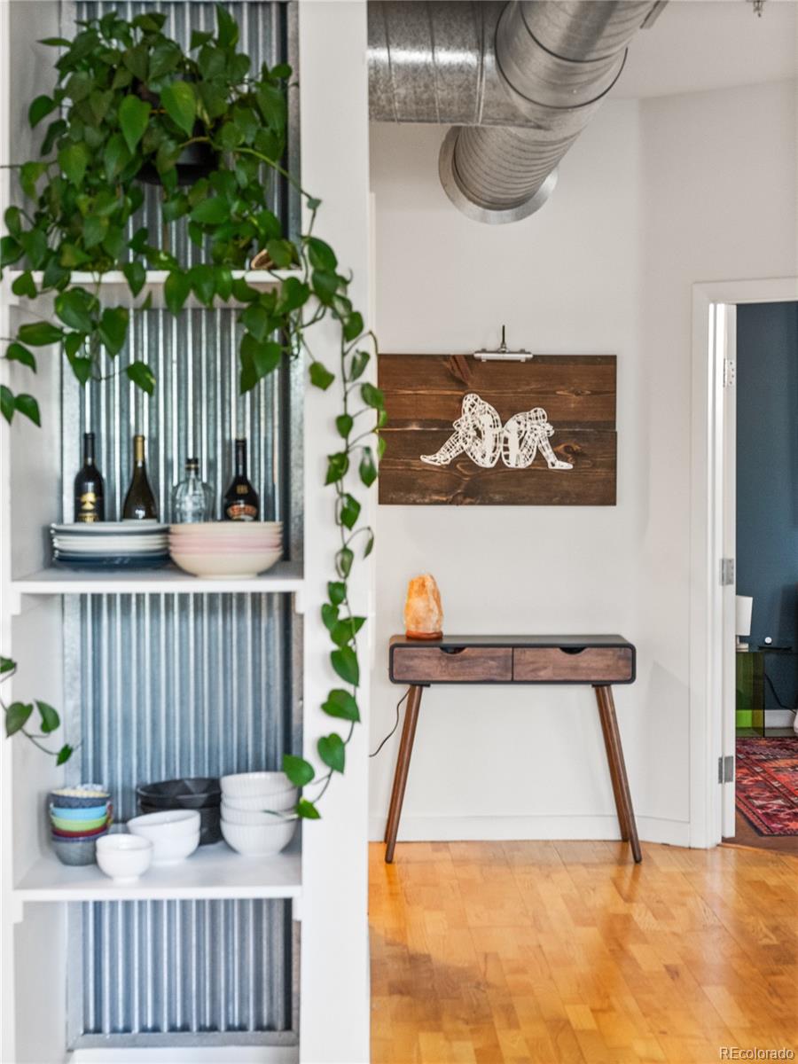 2422 Tremont Place Unit: 206