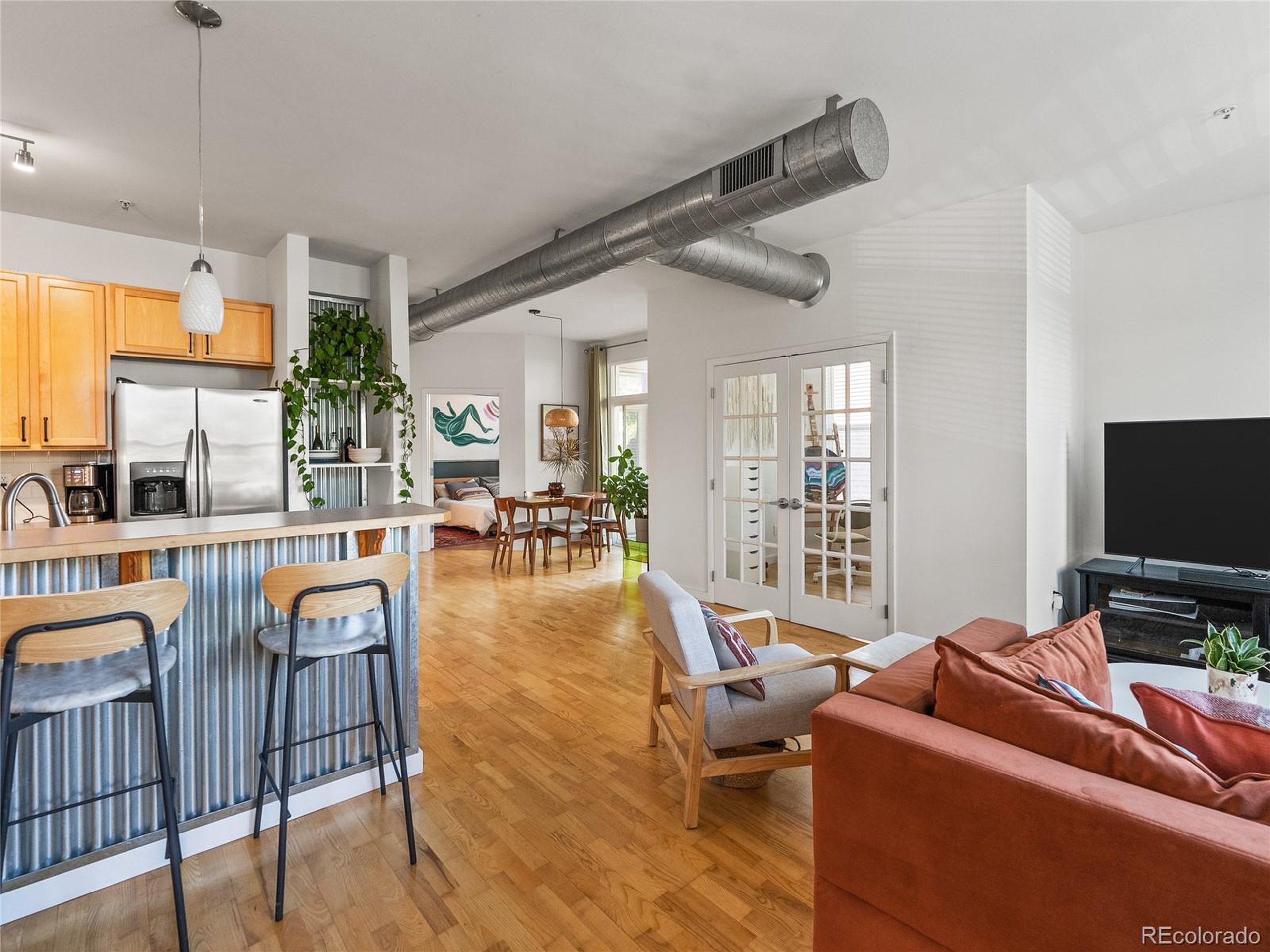 2422 Tremont Pl 206