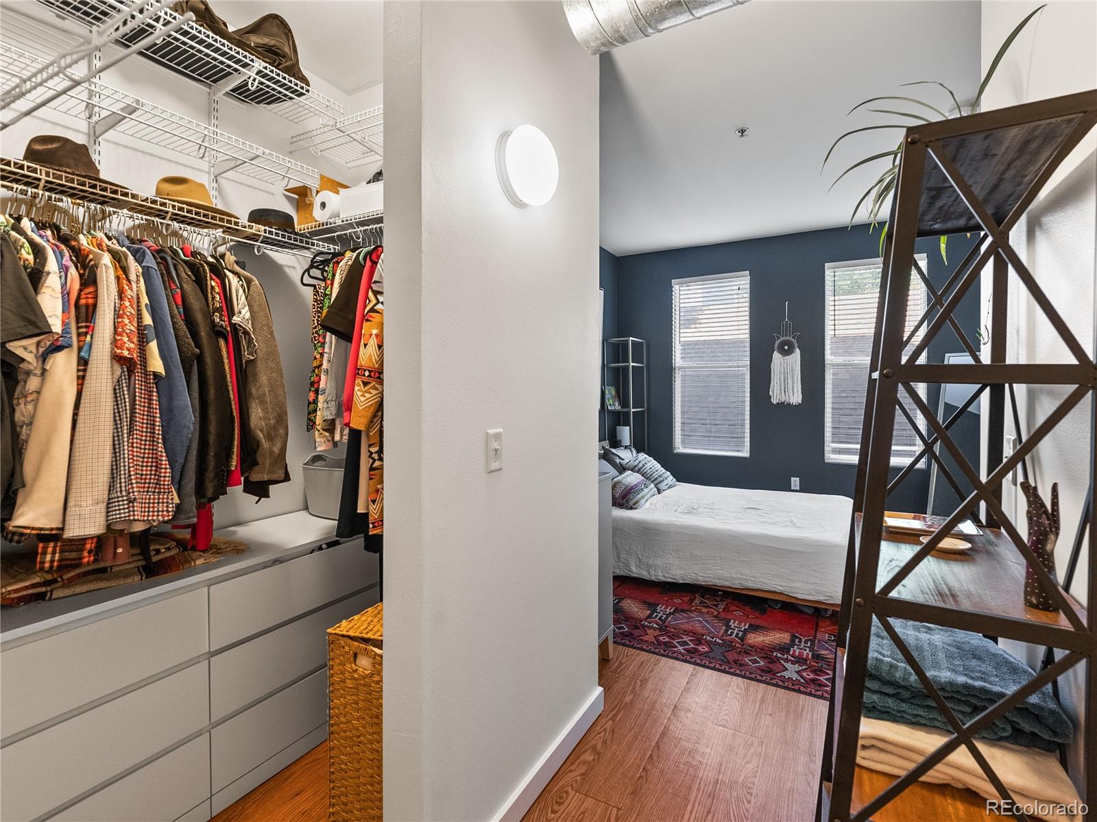 2422 Tremont Place Unit: 206