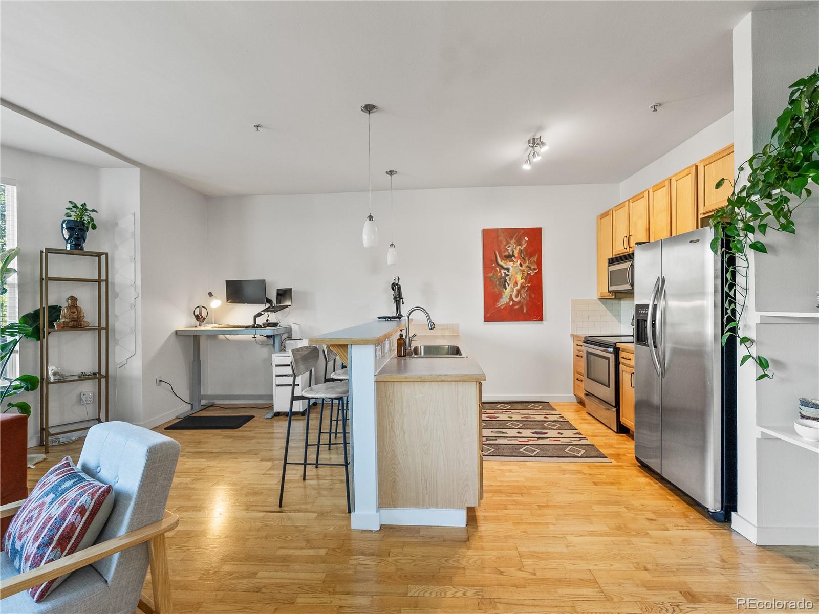 2422 Tremont Place Unit: 206