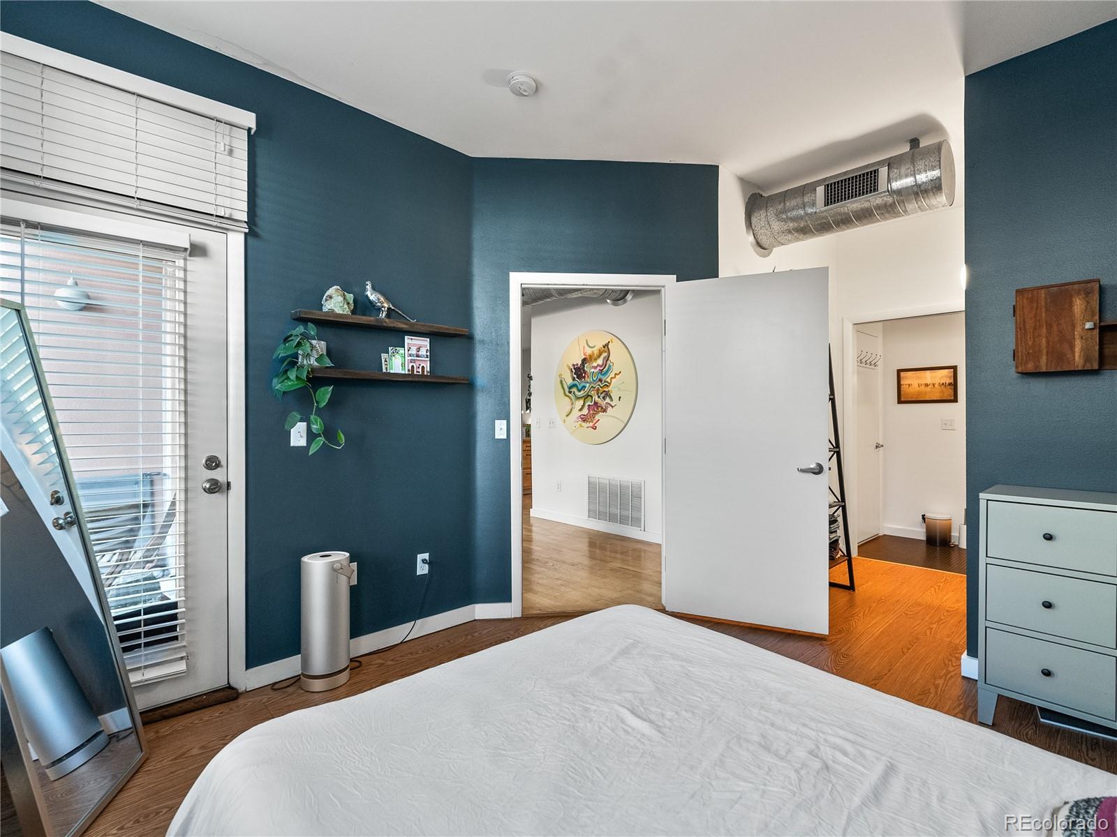 2422 Tremont Place Unit: 206