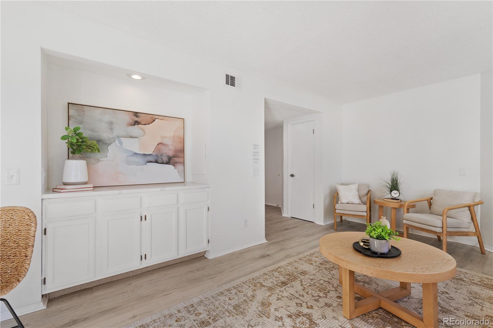 1301 S Cathay Court Unit: 106