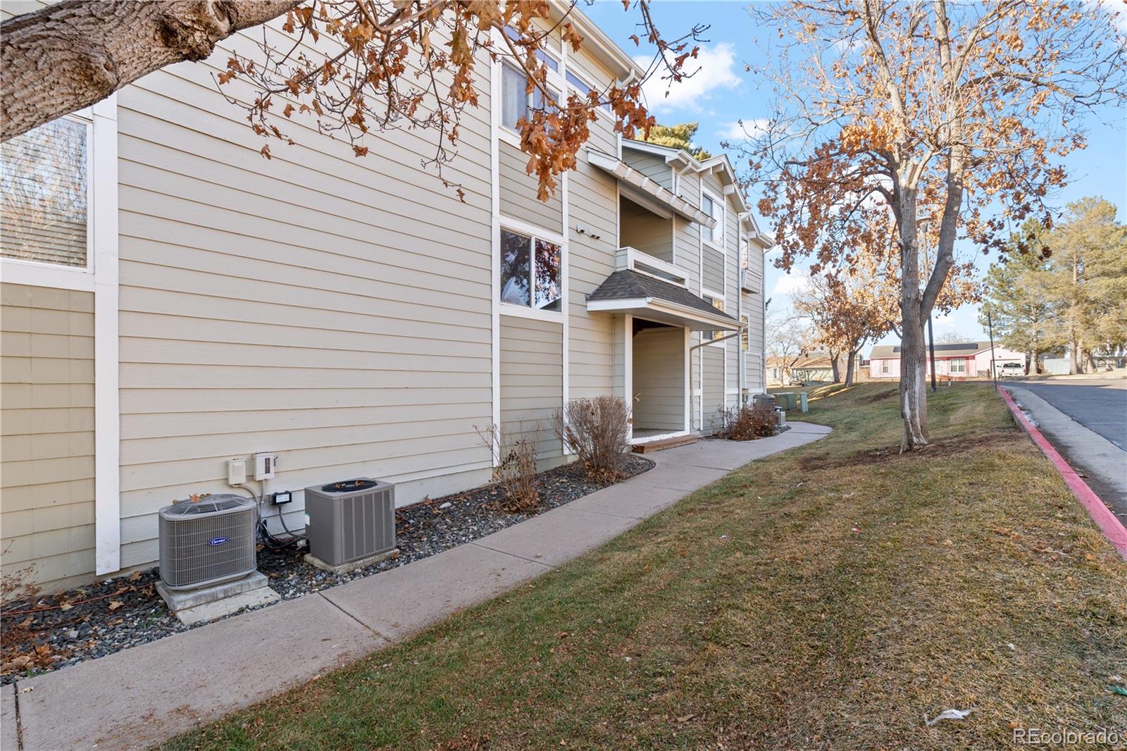 1301 S Cathay Court Unit: 106