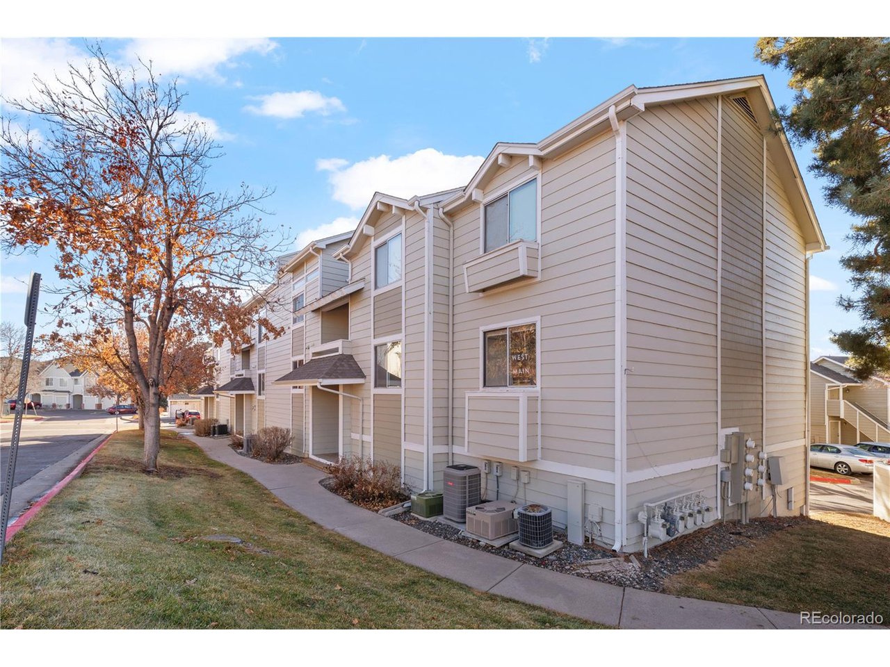 1301 S Cathay Ct 106