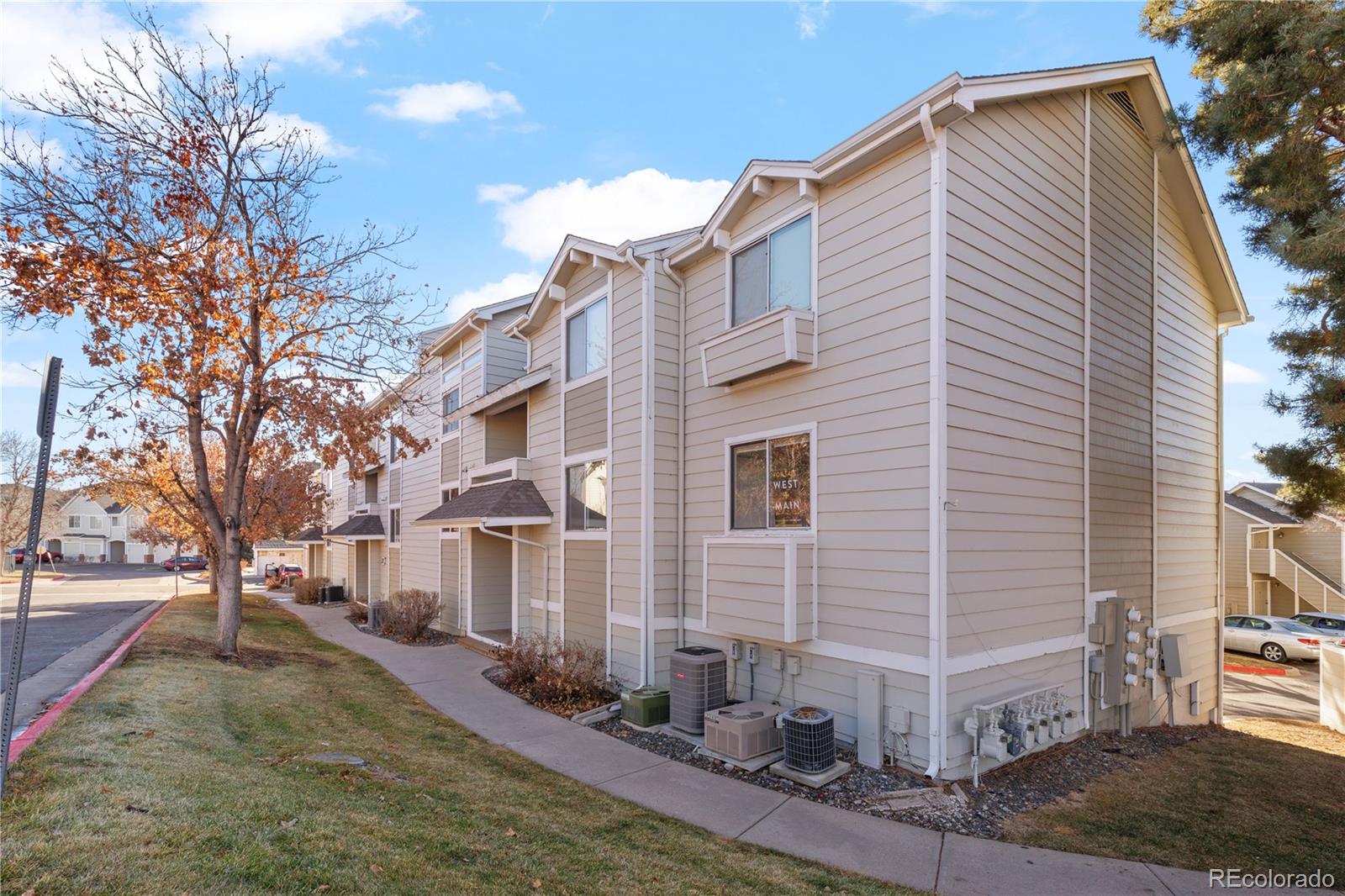 1301 S Cathay Court Unit: 106