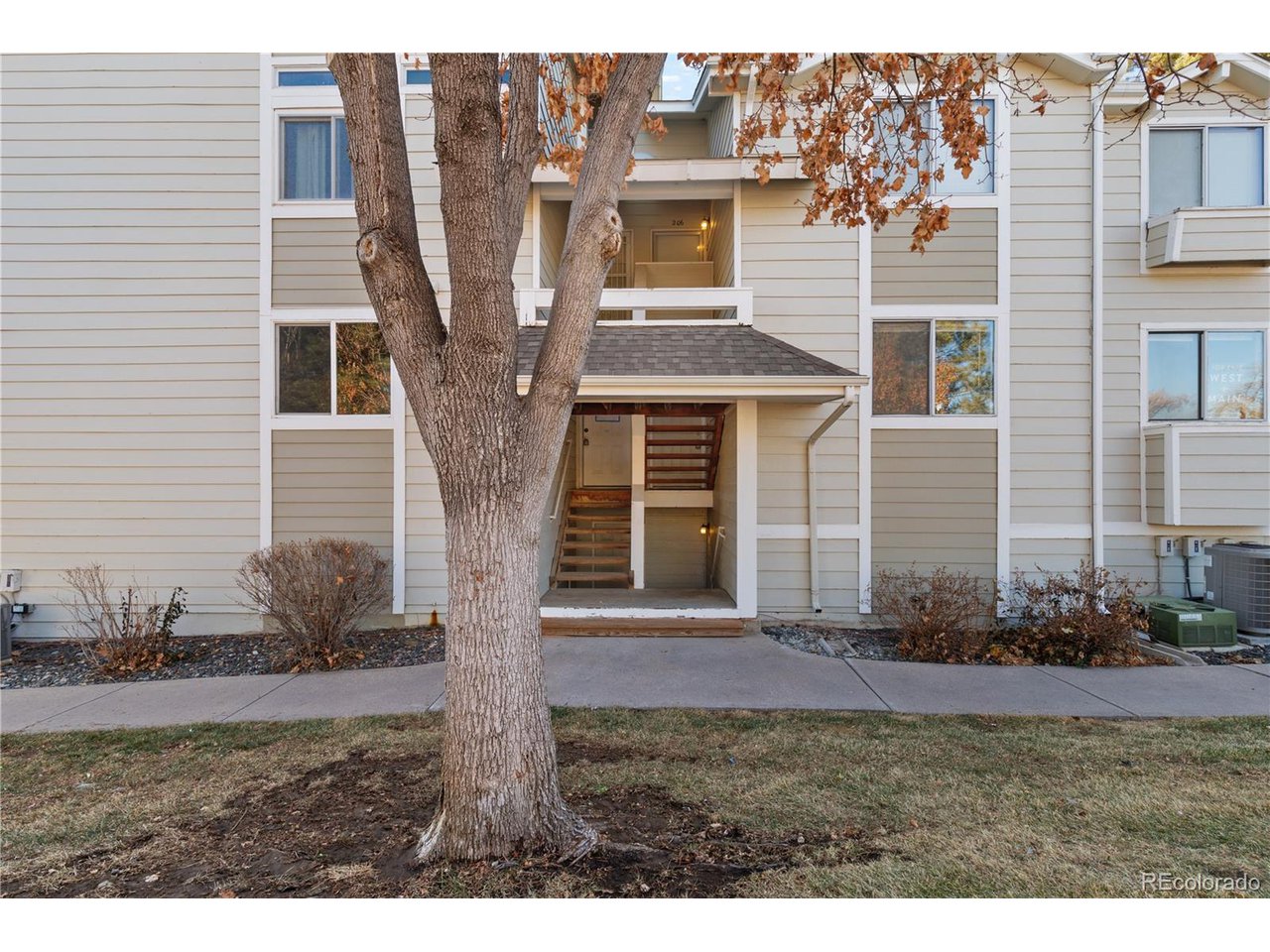 1301 S Cathay Ct 106