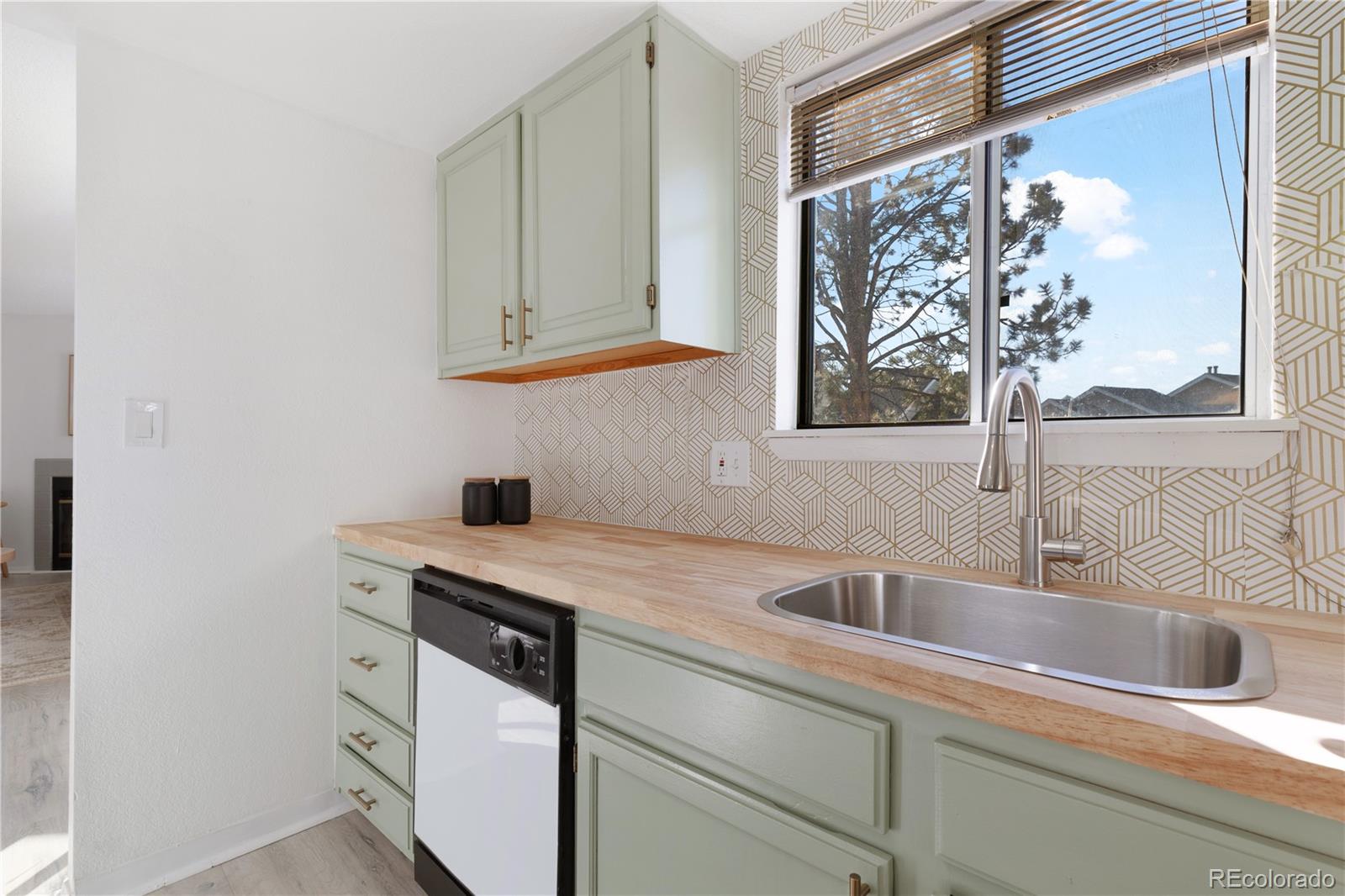 1301 S Cathay Court Unit: 106