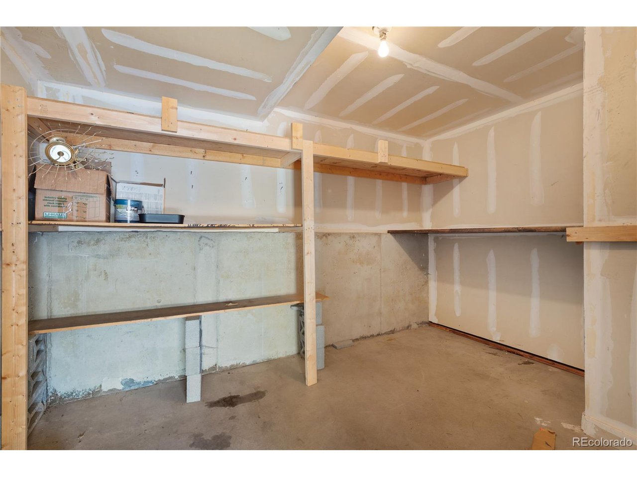 1301 S Cathay Ct 106