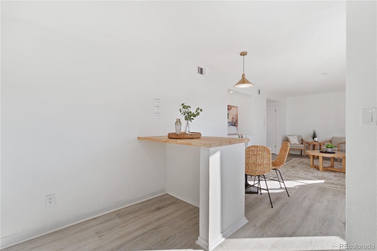 1301 S Cathay Court Unit: 106