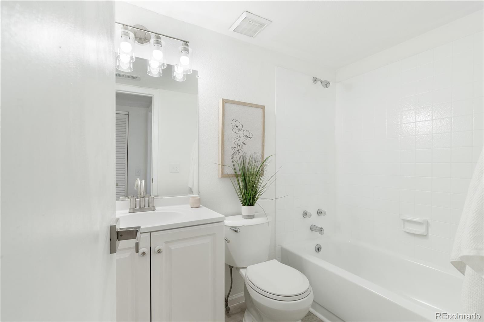1301 S Cathay Court Unit: 106