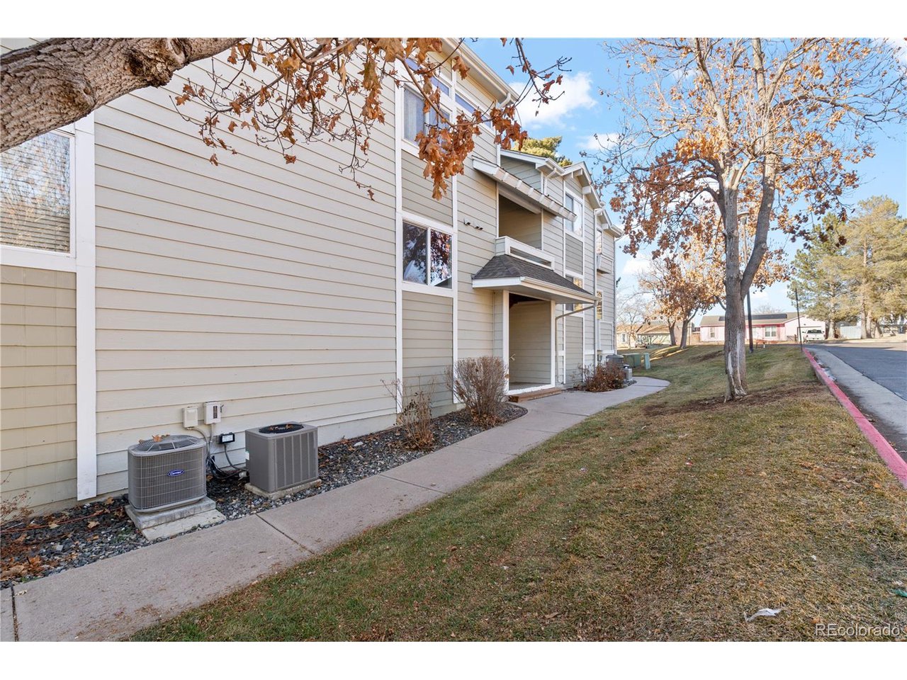 1301 S Cathay Ct 106