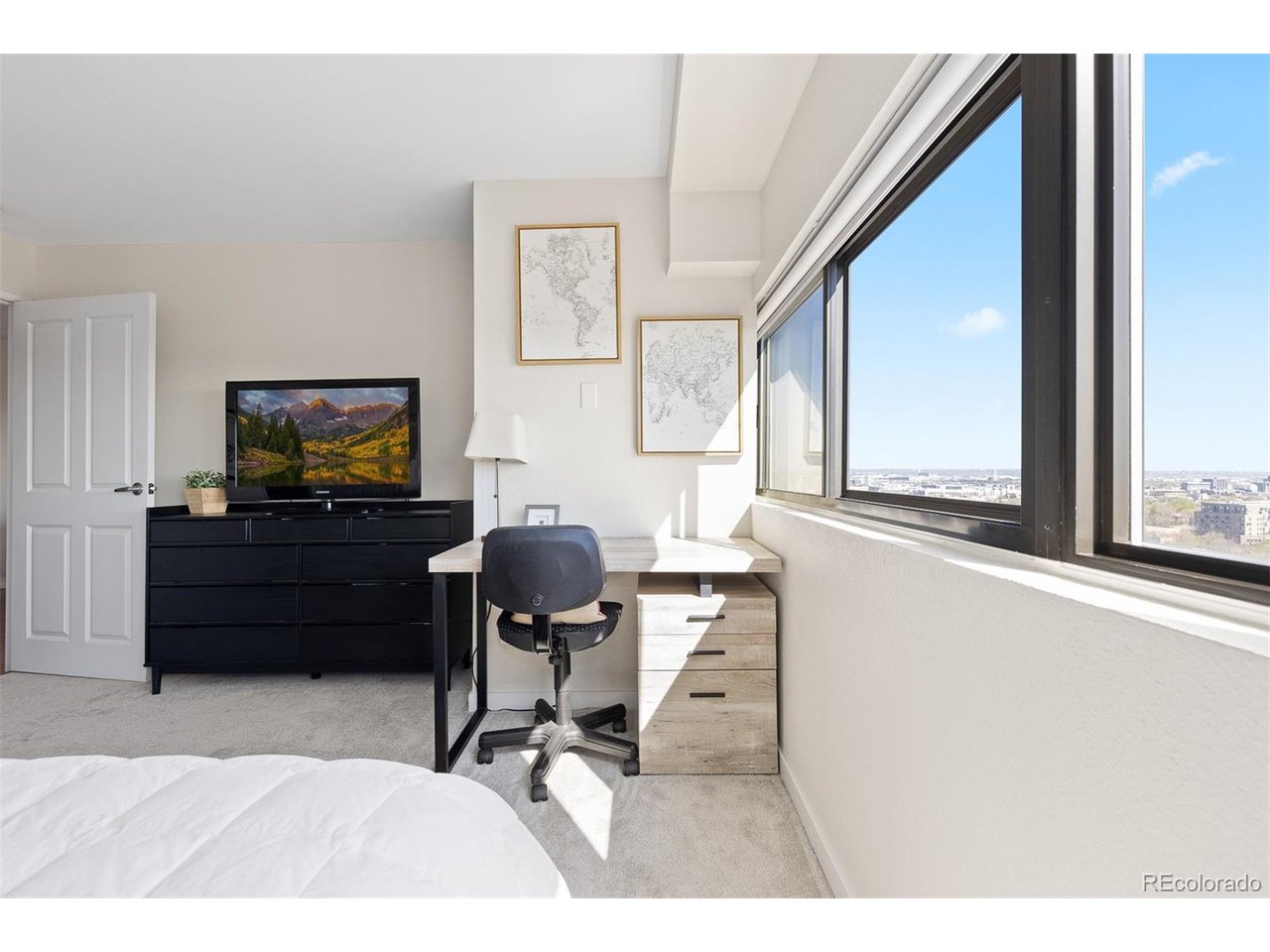 100 Park Ave W 1403