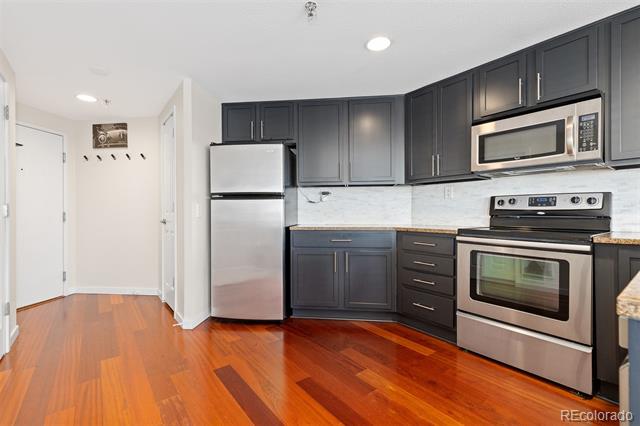 100 Park Avenue W Unit: 1403