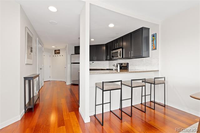 100 Park Avenue W Unit: 1403