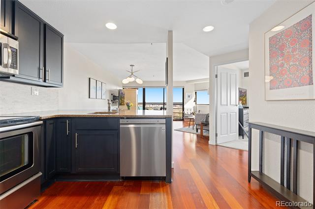 100 Park Avenue W Unit: 1403