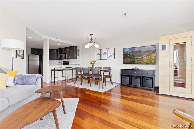 100 Park Avenue W Unit: 1403