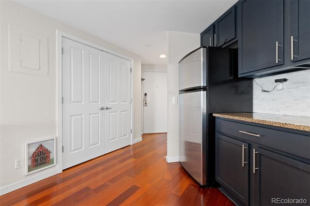 100 Park Avenue W Unit: 1403