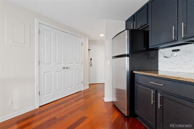 100 Park Avenue W Unit: 1403