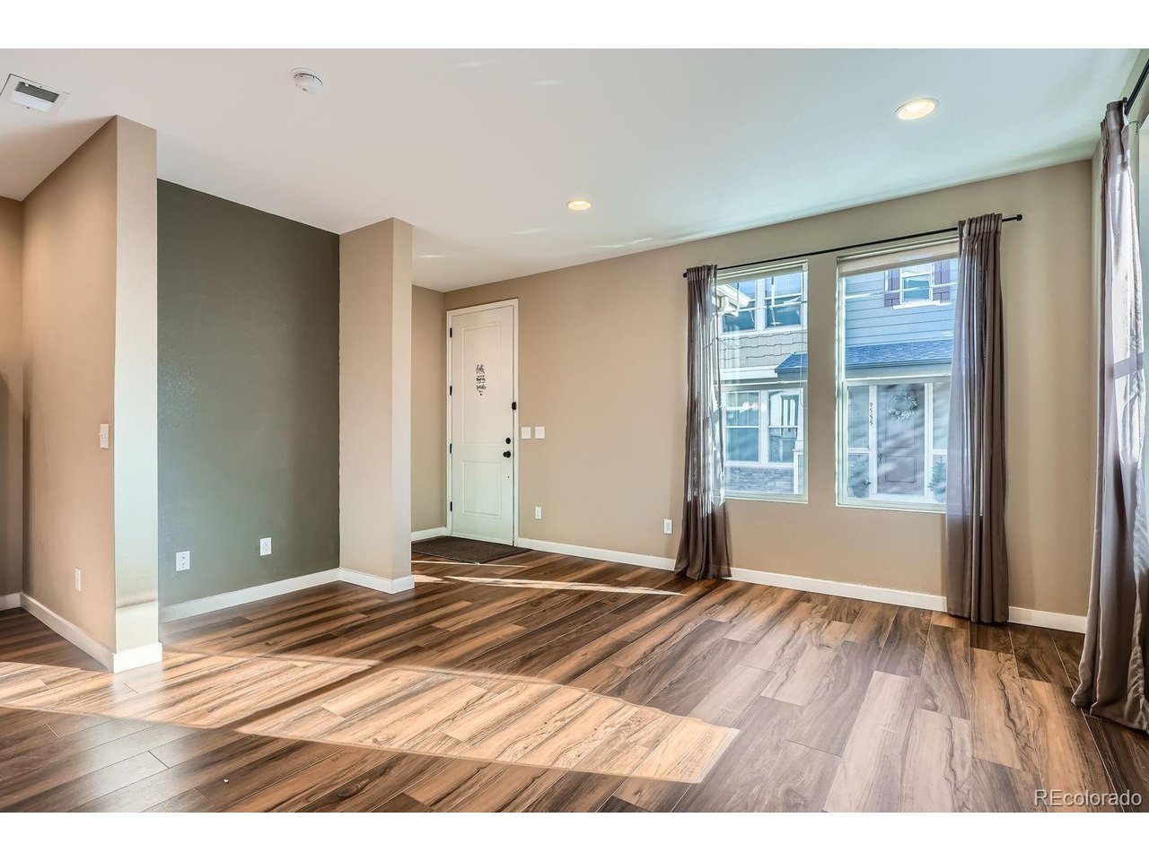 9535 E Alabama Cir