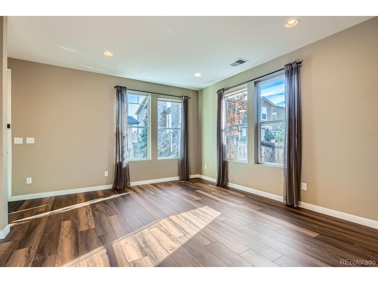 9535 E Alabama Cir